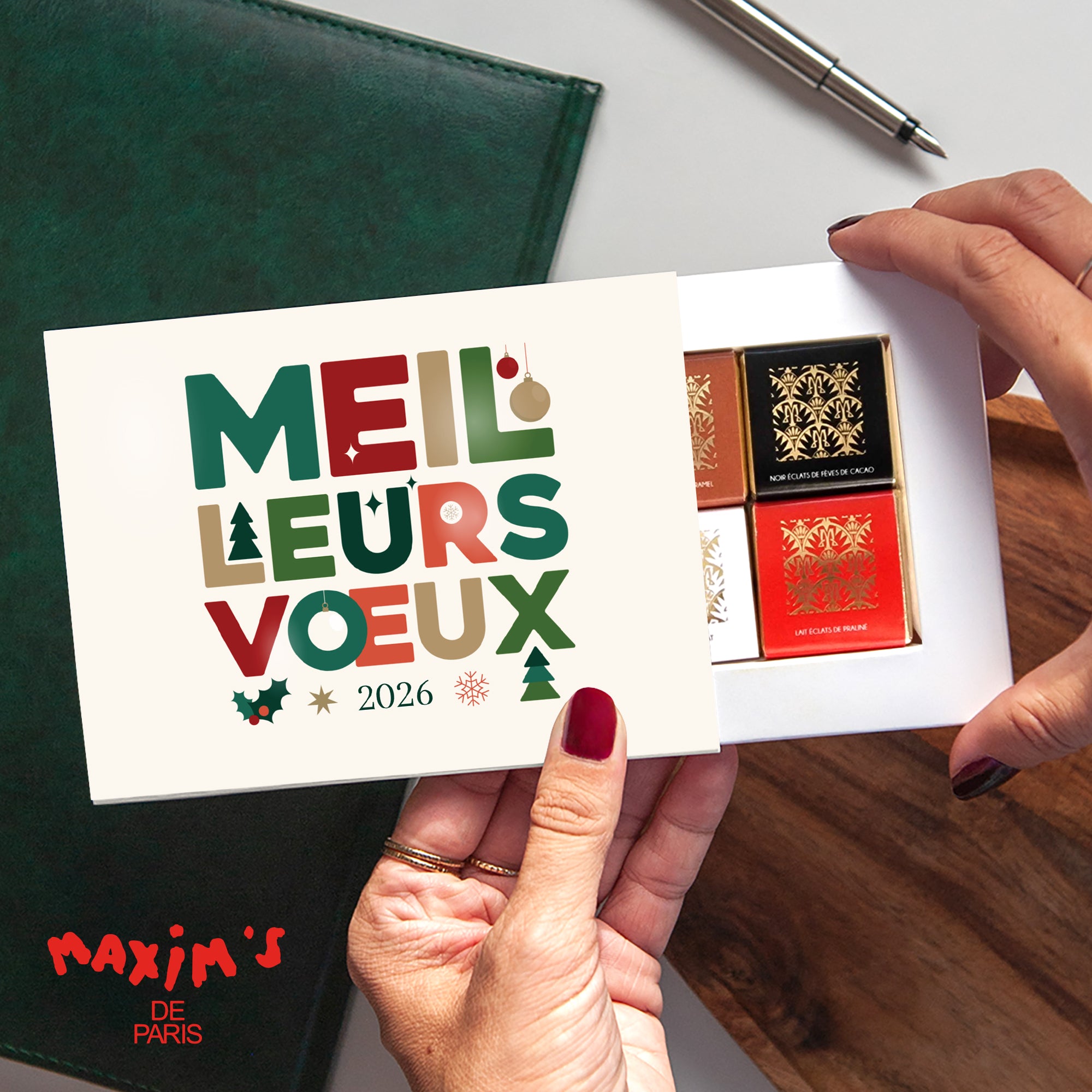 Xmas typo | Vœux professionnels • Boite chocolat personnalisée • Maxim's de Paris photo N° 1