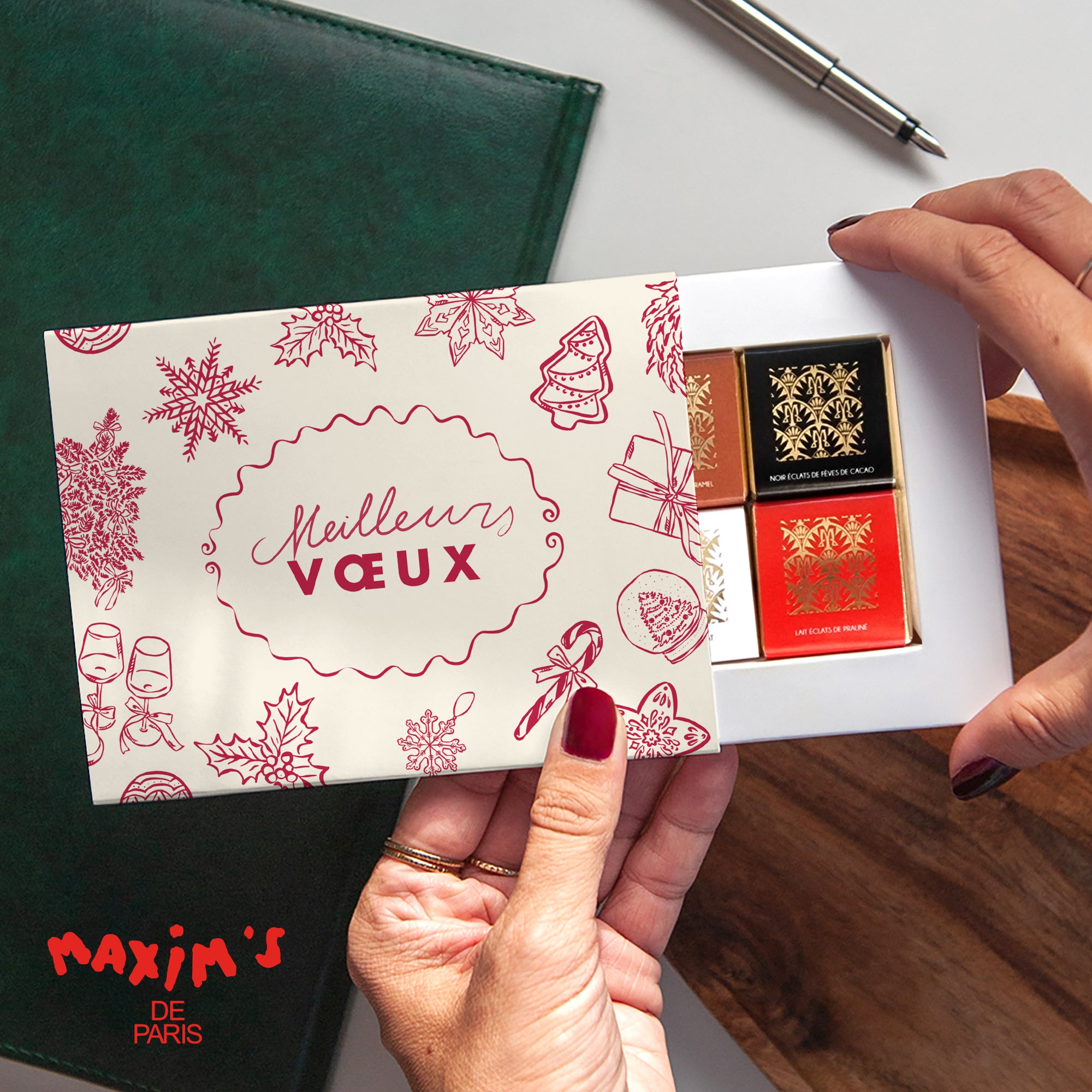 La magie de Noël | Vœux professionnels • Boite chocolat personnalisée • Maxim's de Paris photo N° 1