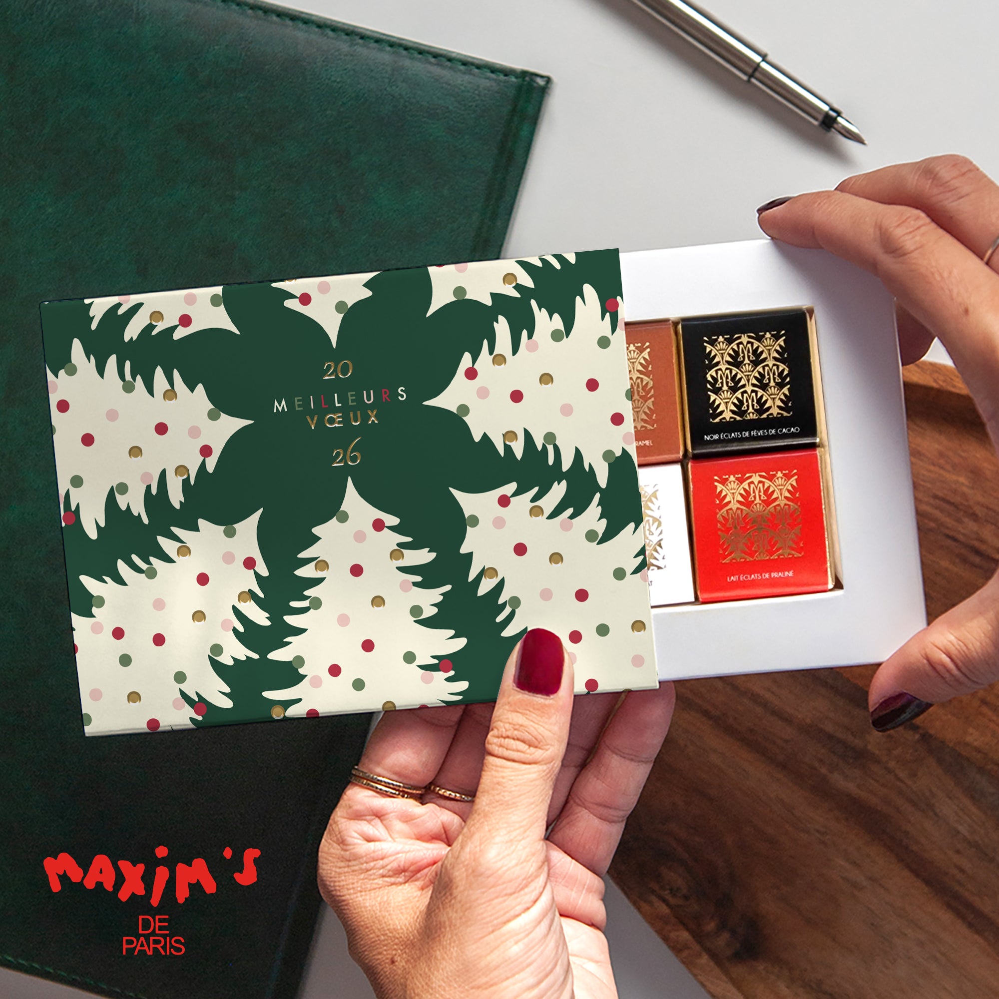 La danse des sapins | Vœux professionnels • Boite chocolat personnalisée • Maxim's de Paris photo N° 1
