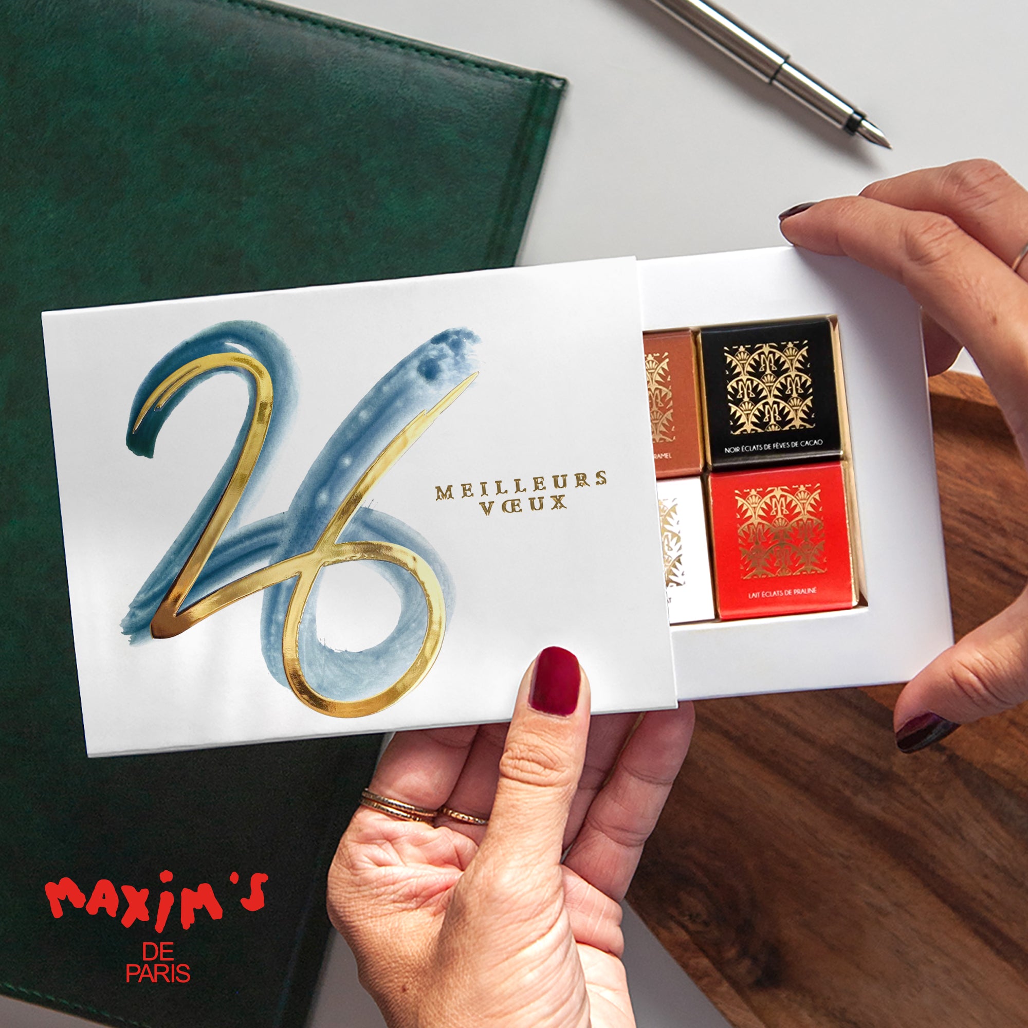 Gold and blue | Vœux professionnels • Boite chocolat personnalisée • Maxim's de Paris photo N° 1