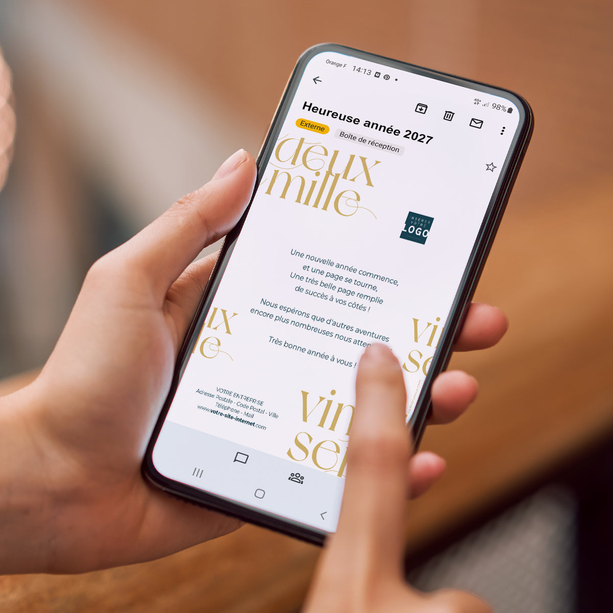 Full golden typo | Vœux professionnels • Carte virtuelle • eCard Image photo N° 2