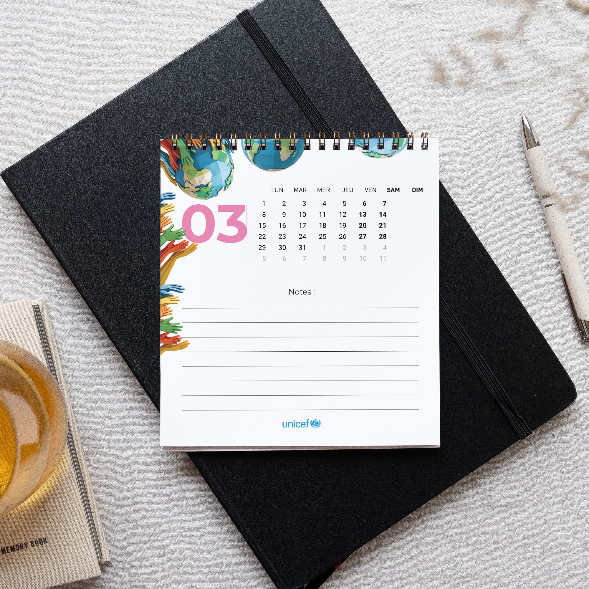 Unis pour le Monde | Vœux professionnels • Calendrier professionnel • Chevalet photo N° 3