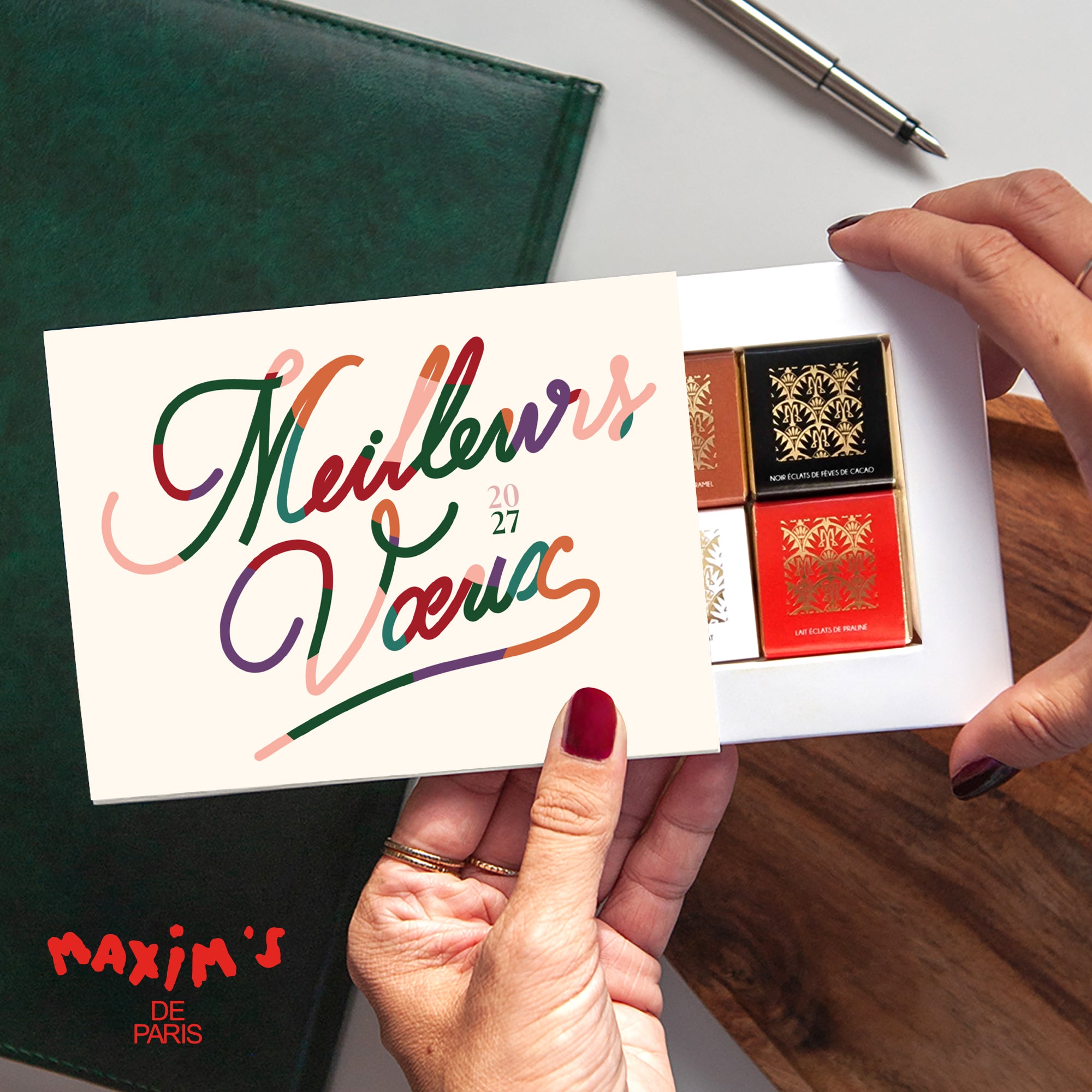 Vœux Calligraphiés | Vœux professionnels • Boite chocolat personnalisée • Maxim's de Paris photo N° 1