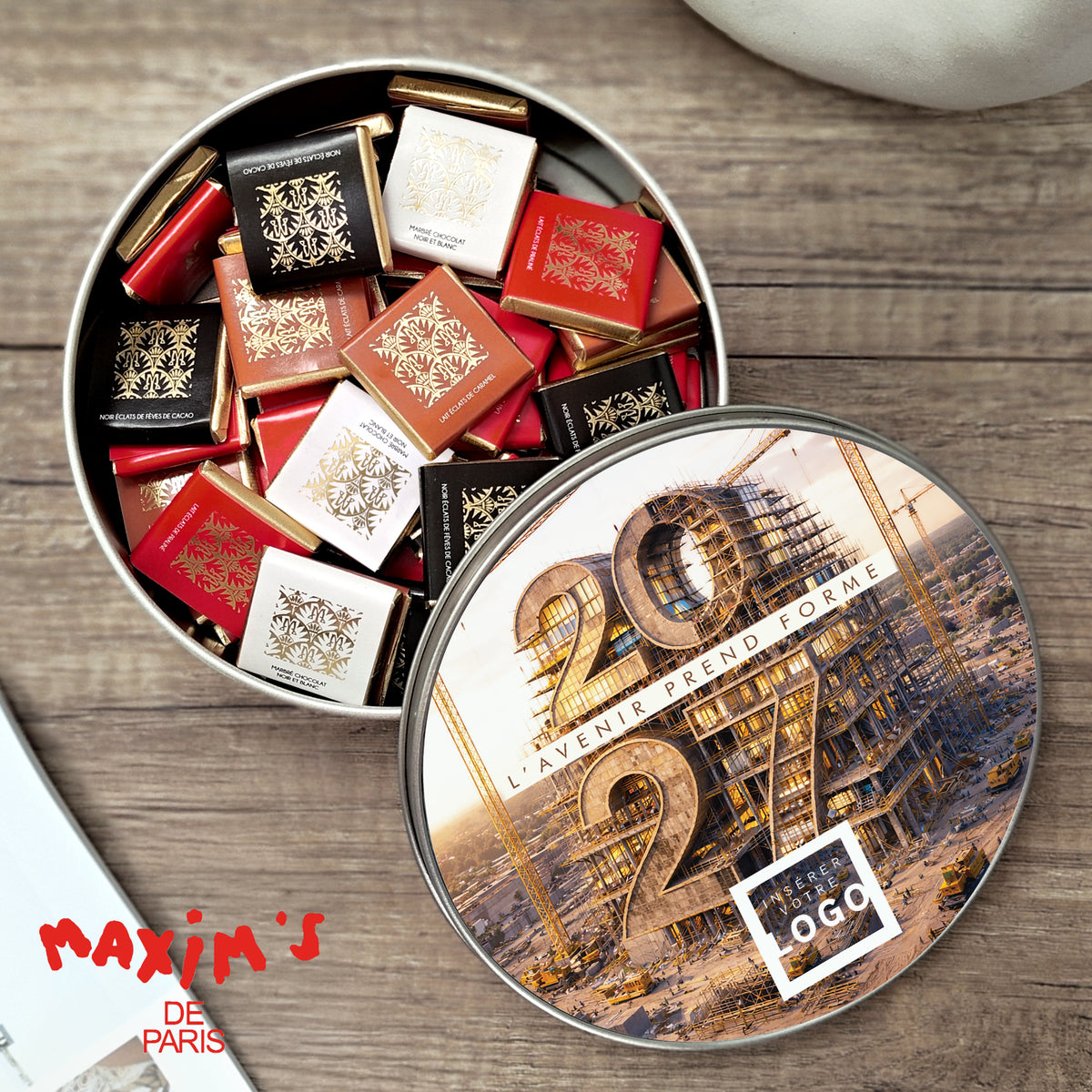 L'Avenir prend forme | Cadeau entreprise • Boite métallique • ronde, garnie de chocolats photo N° 1