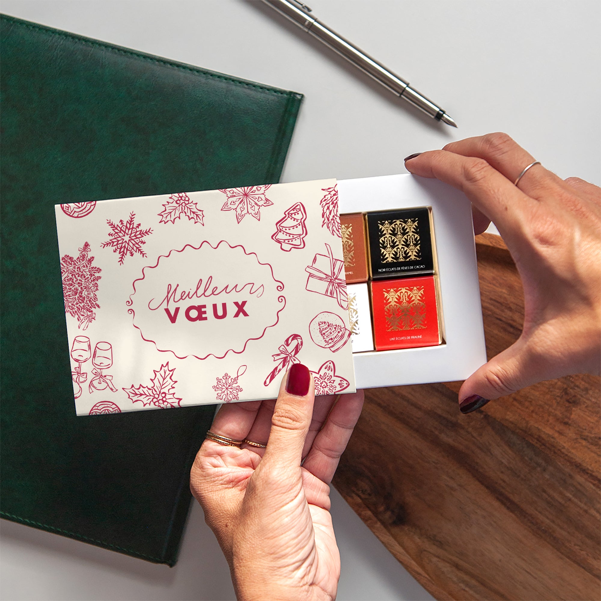 La magie de Noël | Vœux professionnels • Carte chocolats • Maxim's de Paris photo N° 2