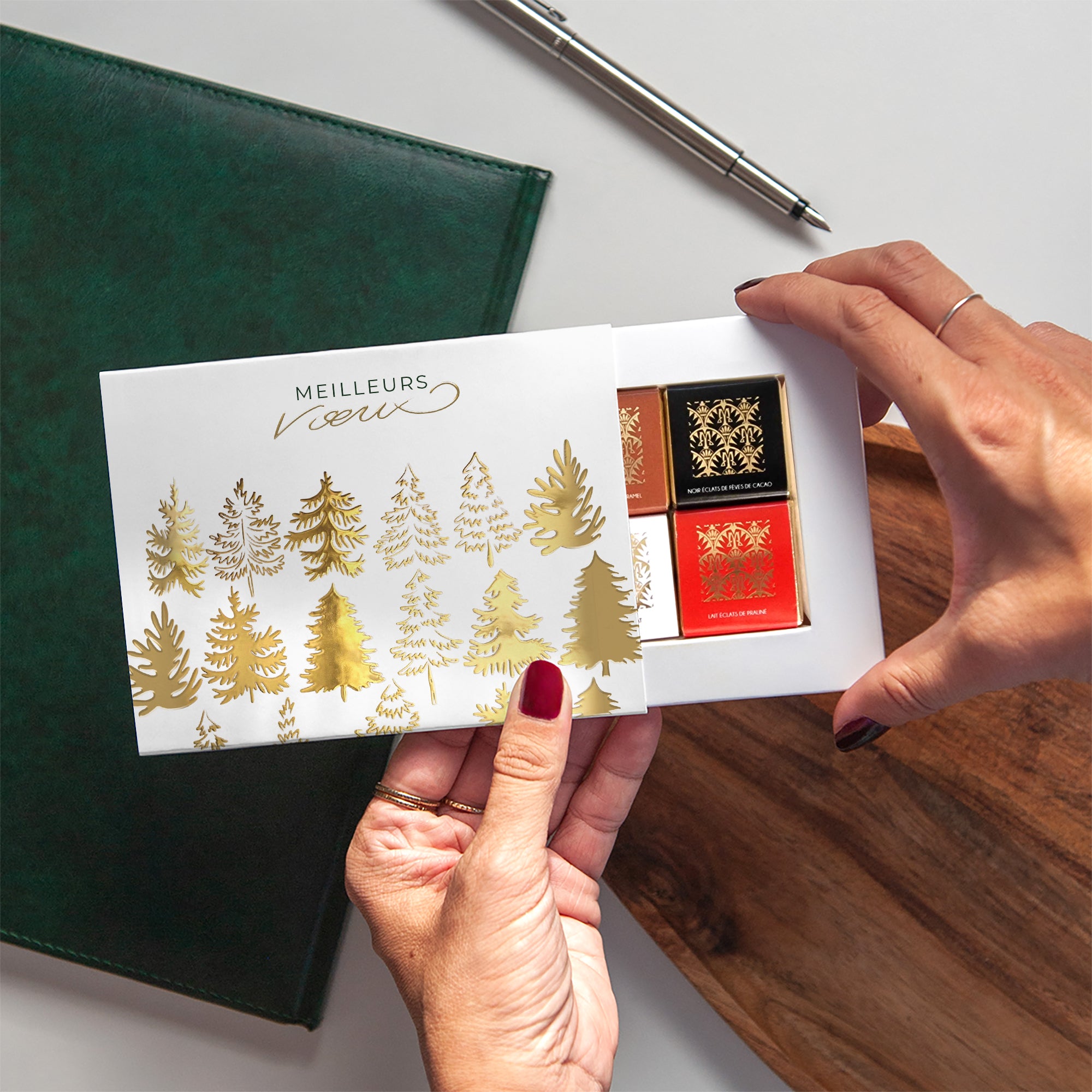 les sapins dorés | Vœux professionnels • Carte chocolats • Maxim's de Paris photo N° 2